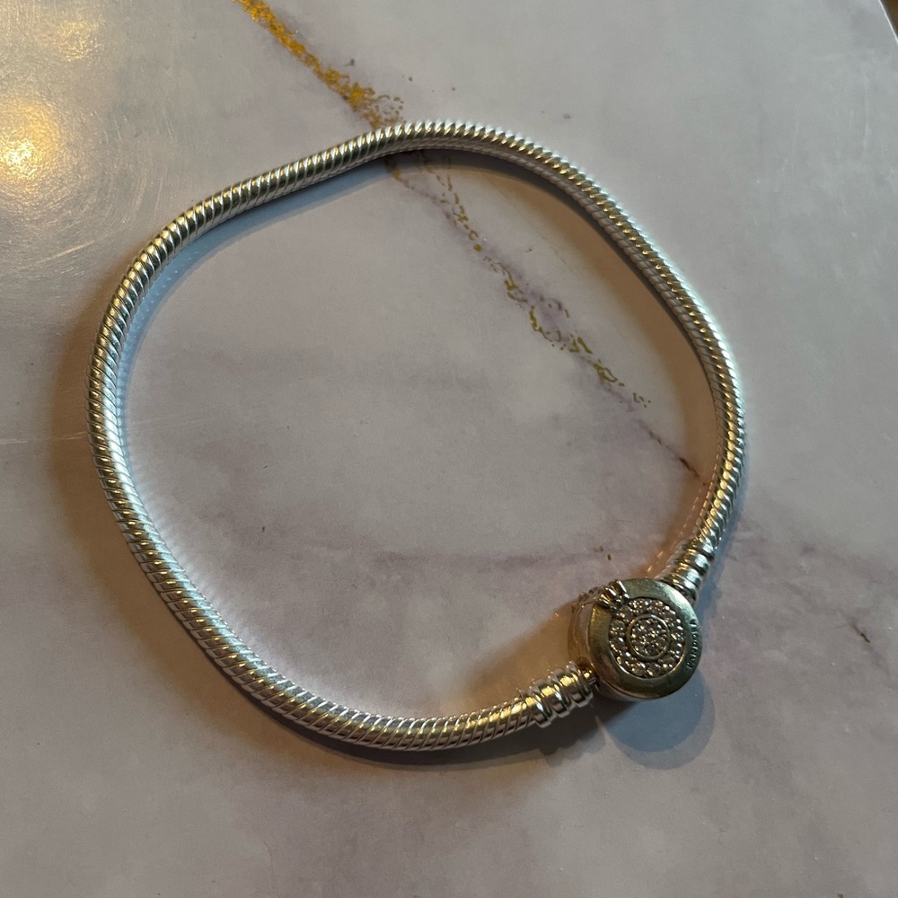 Pandora Moments Sparkling Crown O Snake Chain Bracelet - Picture 3 of 7